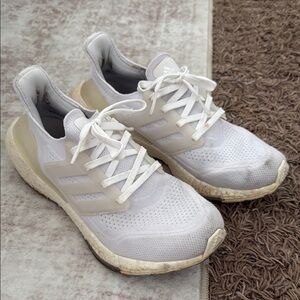 White Adidas Ultra Boosts